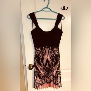 Black & Blush pleated midi Dress - sz Medium - Le Château